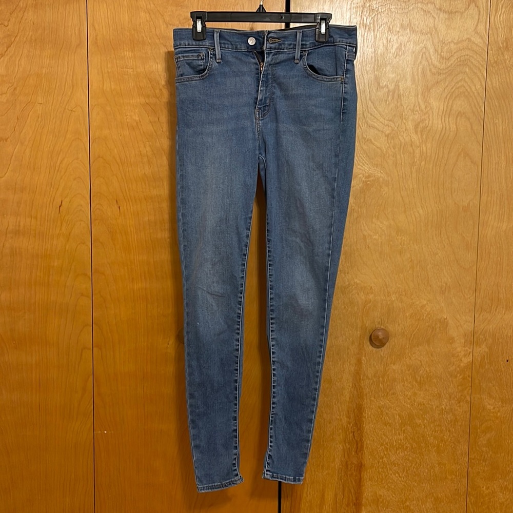 Levi’s 720 High Rise Super Skinny Jeans - Size W29 L30